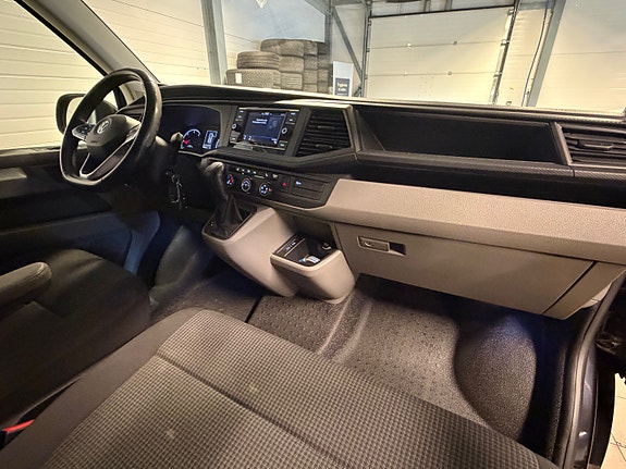 Volkswagen Transporter 18 of 26