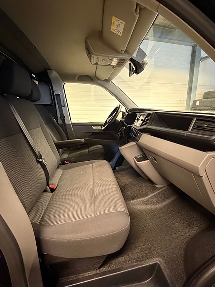 Volkswagen Transporter 17 of 26
