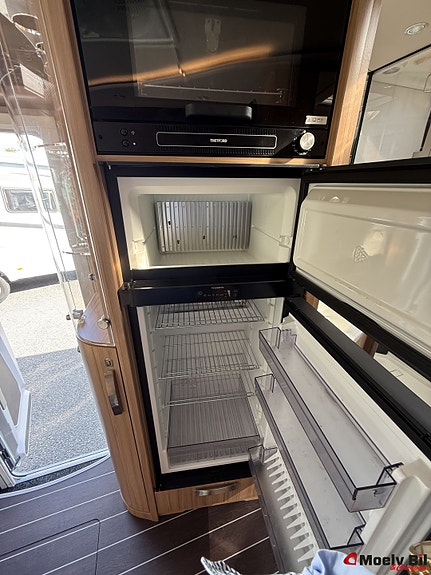 Knaus SUN I 900 LEG-9 TRINNS AUTOMAT-180HK-ALDE-HYDRAULISKE STØTTEBEN-ENKLE SENGER-SENKESENG-VELHOLDT++ 27 of 30