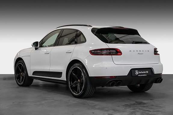 Porsche Macan 5 of 30
