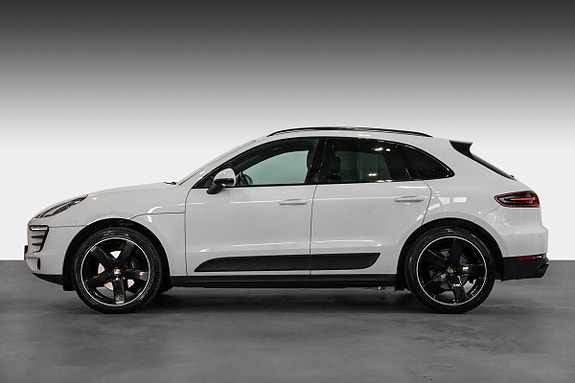Porsche Macan 4 of 30