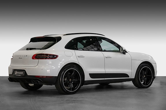 Porsche Macan 6 of 30