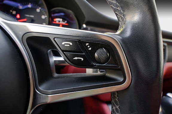 Porsche Macan 24 of 30