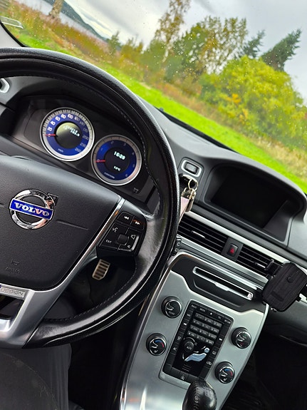 Volvo V70 11 of 15