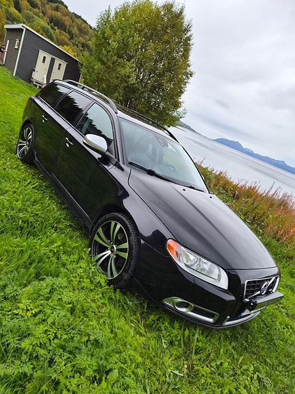 Volvo V70 7 of 15