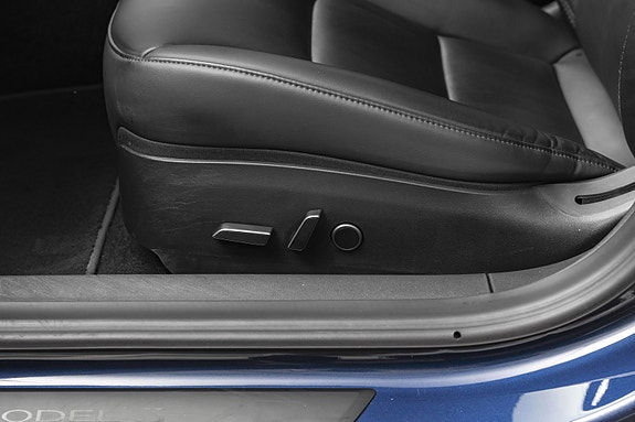 Tesla Model 3 13 of 27