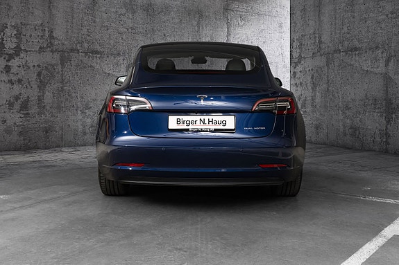 Tesla Model 3 8 of 27