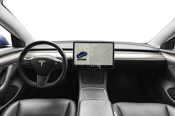 Tesla Model 3 15 of 27