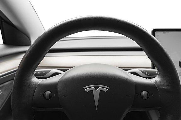 Tesla Model 3 17 of 27