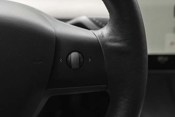 Tesla Model 3 19 of 27