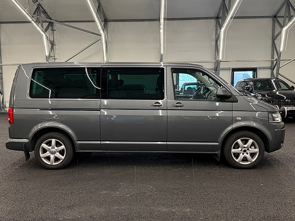 Volkswagen Caravelle 2 of 24
