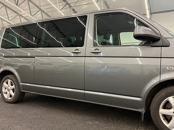Volkswagen Caravelle 9 of 24