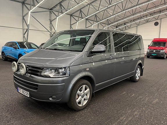 Volkswagen Caravelle 7 of 24