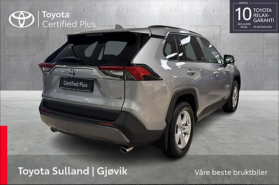 Toyota RAV4 5 of 21