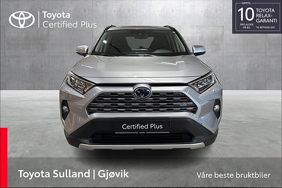 Toyota RAV4 8 of 21