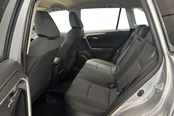 Toyota RAV4 17 of 21