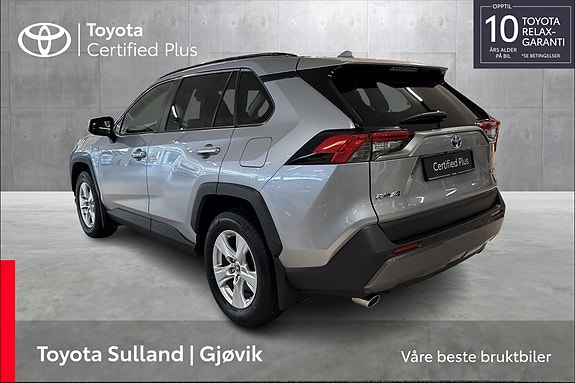 Toyota RAV4 3 of 21