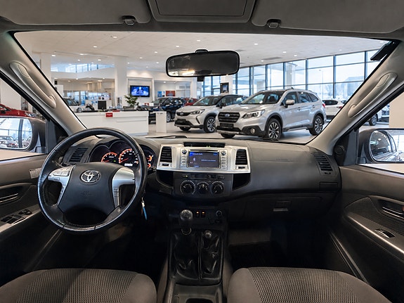 Toyota HiLux 7 of 17