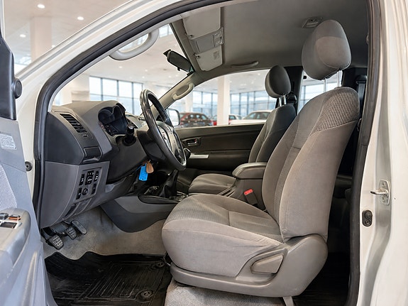 Toyota HiLux 5 of 17