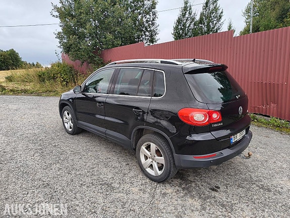 Volkswagen Tiguan 6 of 12
