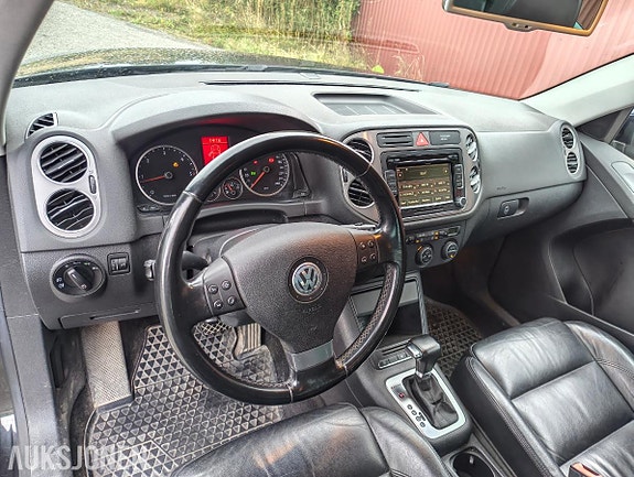 Volkswagen Tiguan 8 of 12