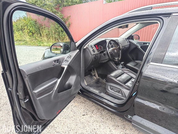 Volkswagen Tiguan 7 of 12