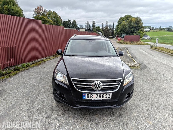 Volkswagen Tiguan 2 of 12
