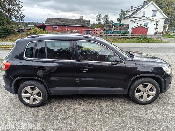 Volkswagen Tiguan 4 of 12