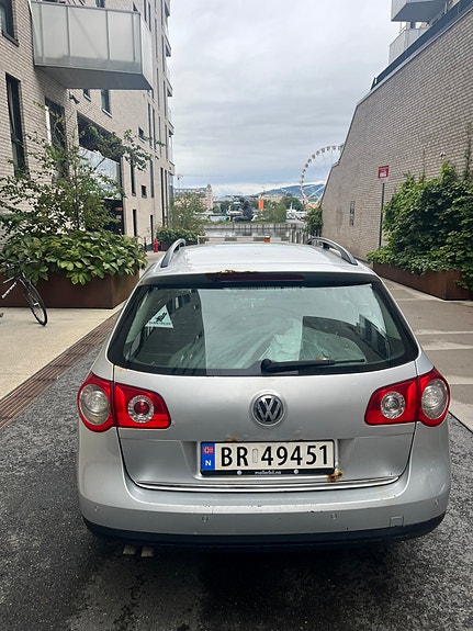 Volkswagen Passat 4 of 7