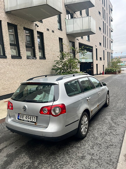 Volkswagen Passat 3 of 7