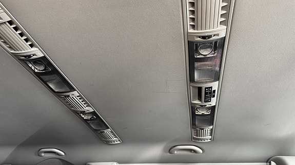 Volkswagen Caravelle 20 of 22