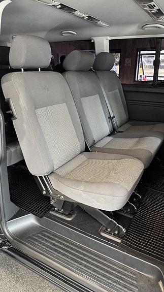 Volkswagen Caravelle 18 of 22
