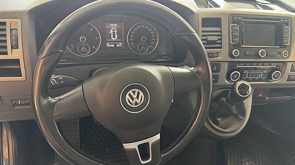 Volkswagen Caravelle 11 of 22