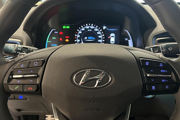 Hyundai IONIQ 19 of 30