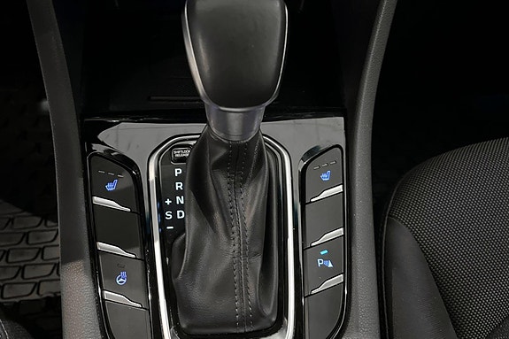 Hyundai IONIQ 26 of 30