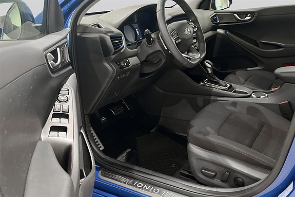 Hyundai IONIQ 10 of 30
