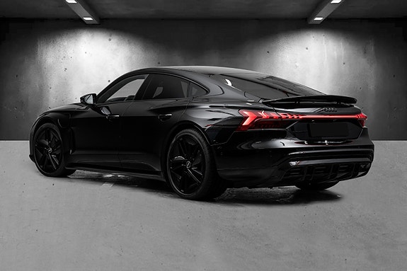 Audi e-tron GT 8 of 30