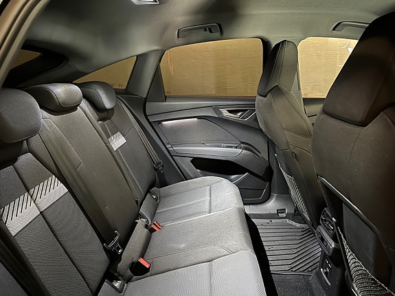 Audi Q4 e-tron 30 of 30