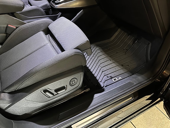Audi Q4 e-tron 28 of 30