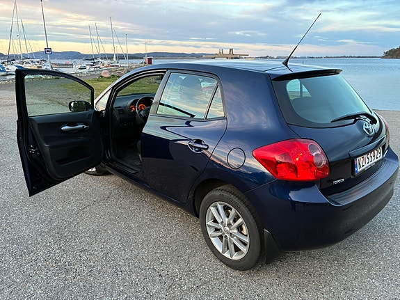 Toyota Auris 5 of 11