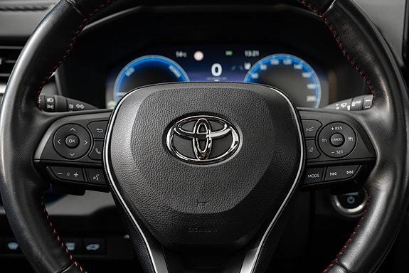 Toyota RAV4 23 of 30