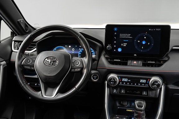Toyota RAV4 21 of 30