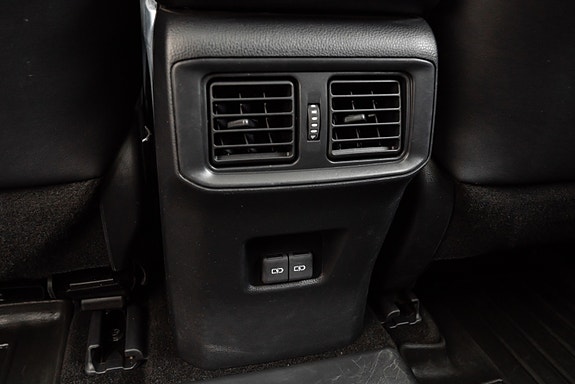 Toyota RAV4 30 of 30