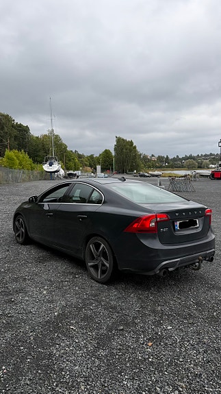 Volvo S60 2 of 9