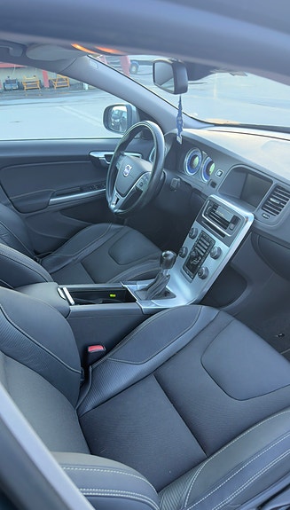 Volvo S60 8 of 9