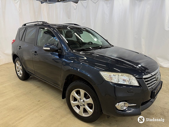 Toyota RAV4 3 of 10