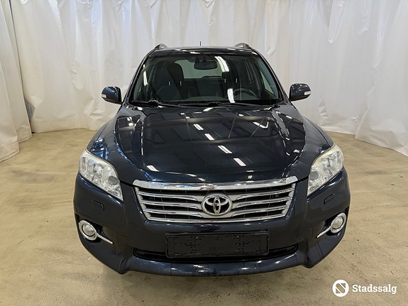 Toyota RAV4 2 of 10