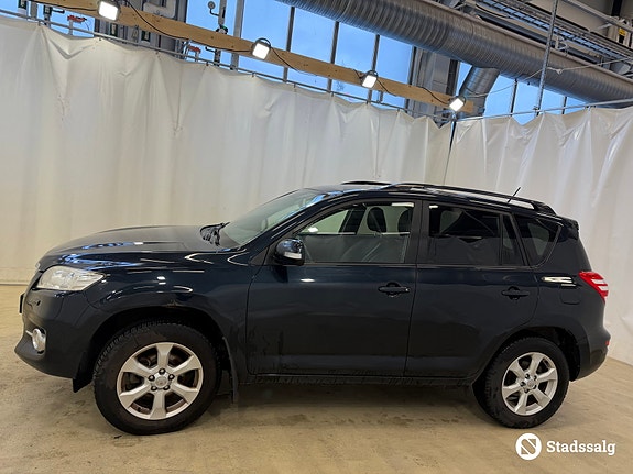 Toyota RAV4 8 of 10