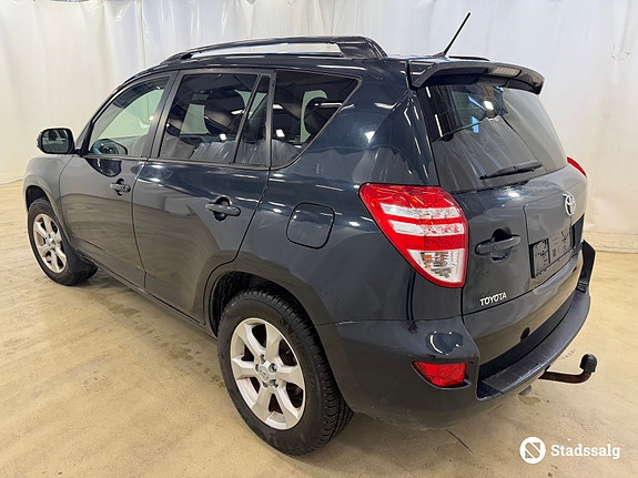 Toyota RAV4 7 of 10