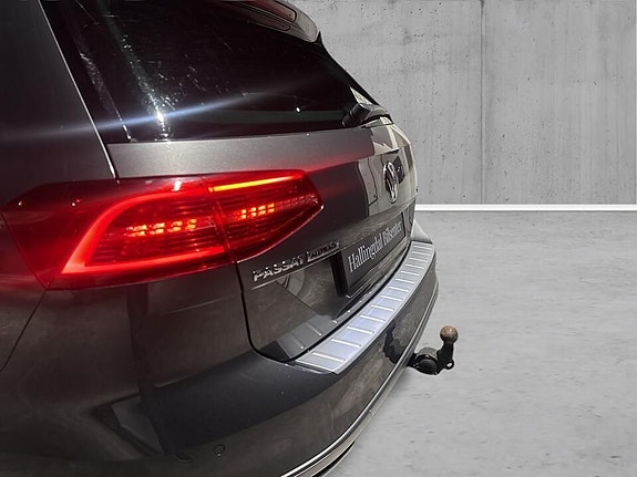 Volkswagen Passat Alltrack 8 of 21